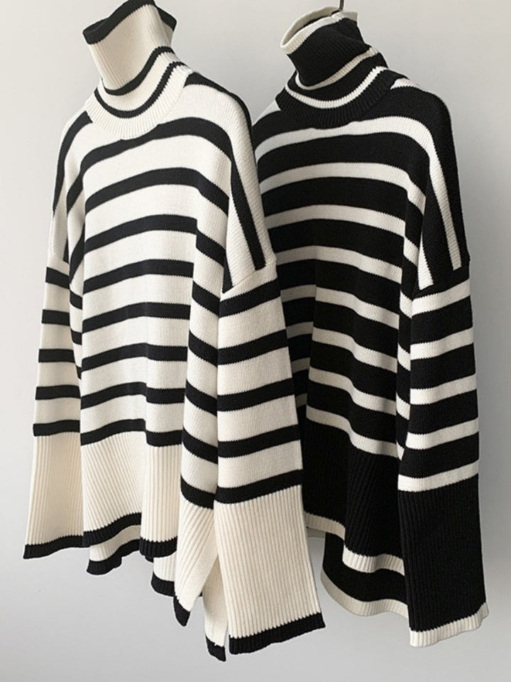 Kiara – Sweter w paski z wysokim dekoltem